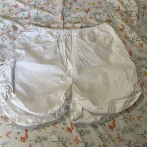 Wilfred Aritzia white puffy boxer style shorts large 100% cotton